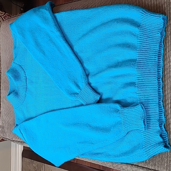 Handknit Mock Neck Sweater - Picture 9 of 9